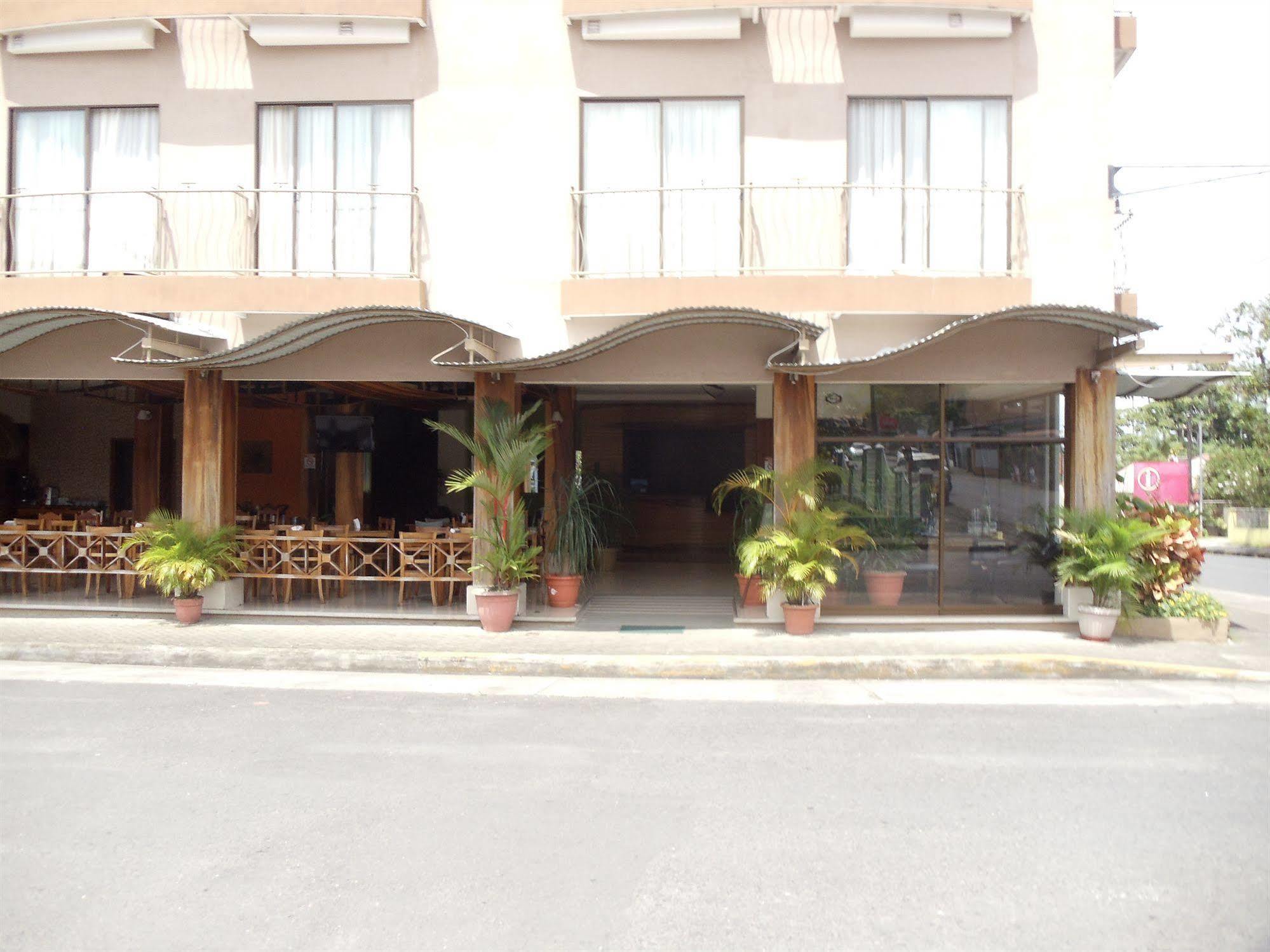 Hotel La Fortuna Buitenkant foto